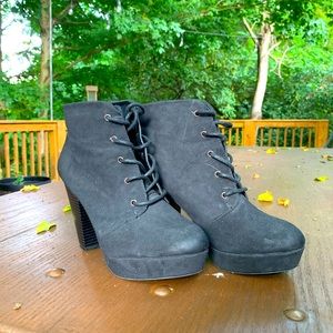 Women’s Black Platform Heeled Booties; Lace-up